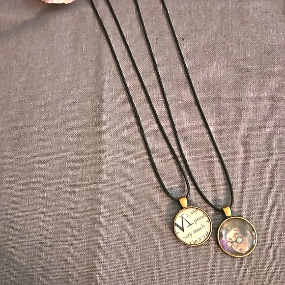 Set of Harry Potter book page necklaces Harry & 1st line of book brass upcycled - Picture 4 of 5